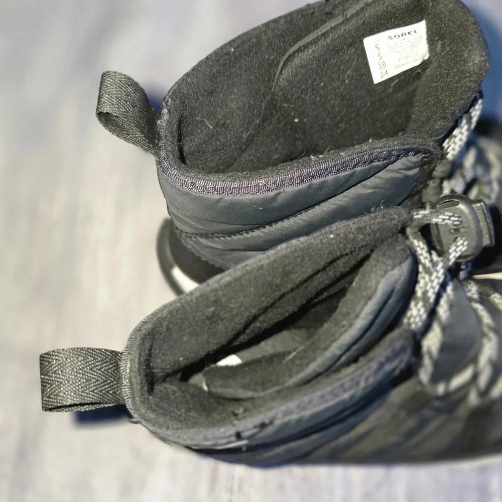 Sorel Whitney‎ II Kids Black Puffer Winter Boots Lace Up Waterproof Youth Size 6